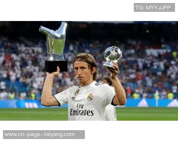 莫德里奇回到米兰探望青训小球员展现关怀与支持